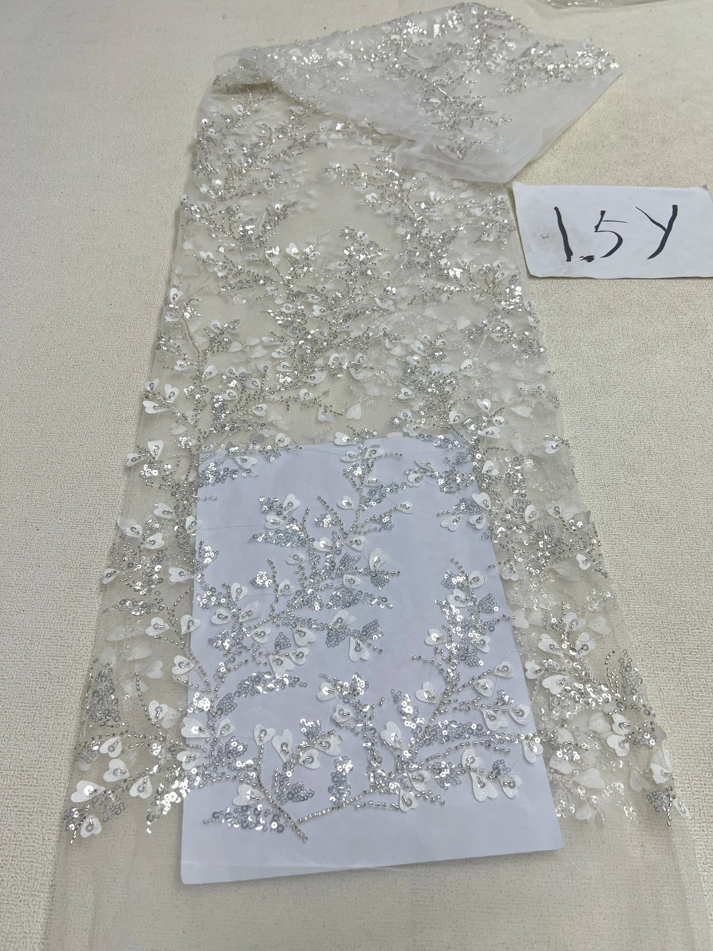 Fashion French Embroidery Beaded Tulle Lace Fabric High Quality African Nigerian Sequin Lace Fabric for Wedding Dress 1.5 Yards