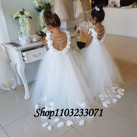 Customized Flower Girl Dress with Beaded Decoration on V Back Small Trailing Kids for Wedding Birthday Party First Communion